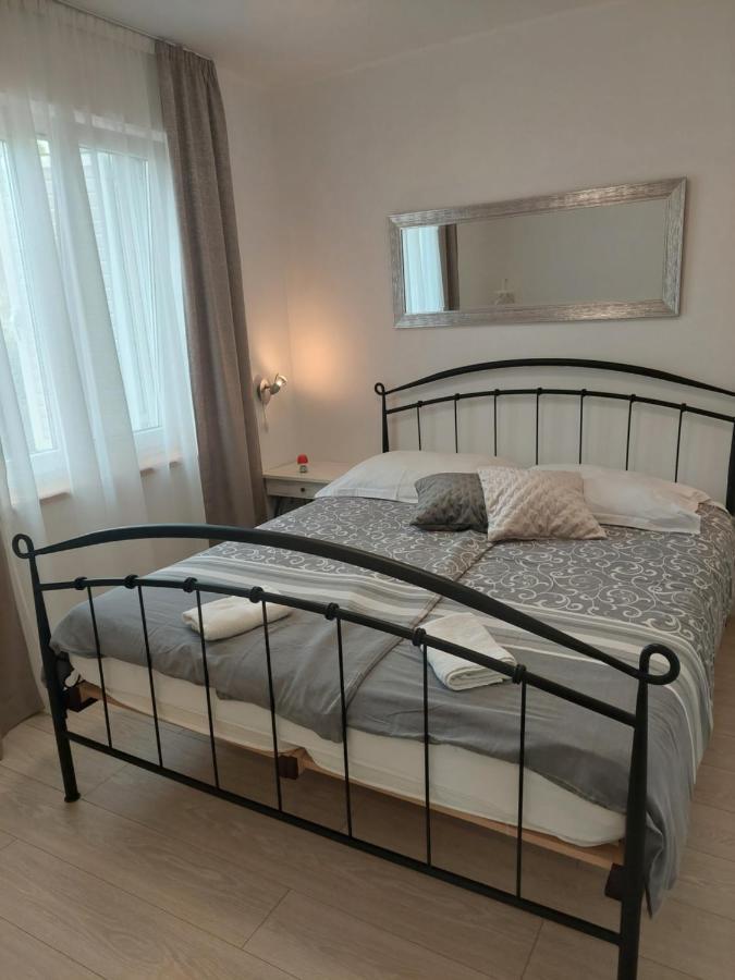 Apartmani Basioli Zara Esterno foto