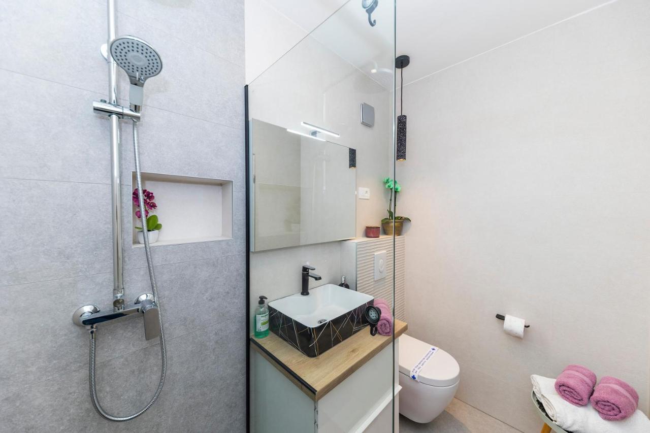 Apartmani Basioli Zara Esterno foto