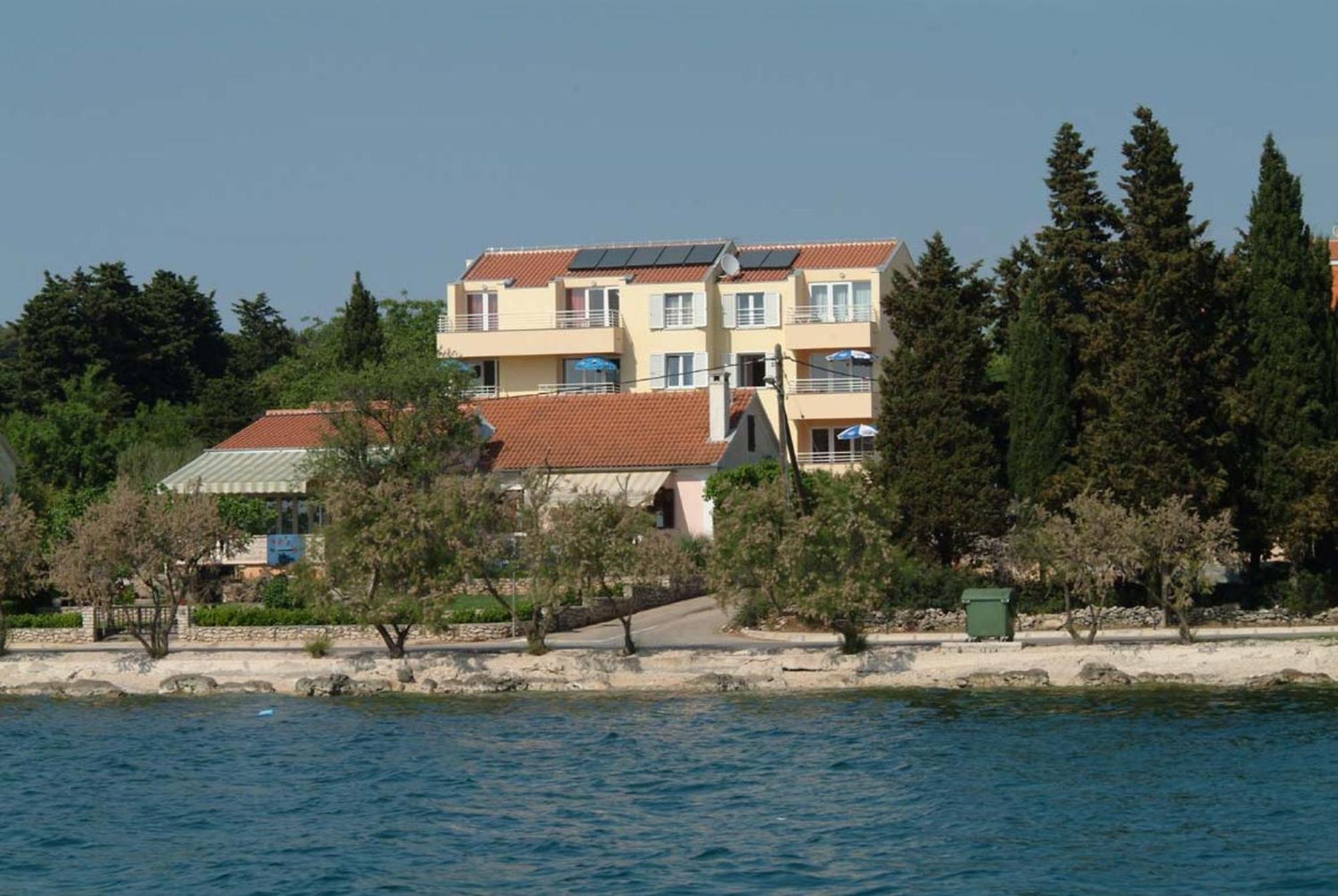 Apartmani Basioli Zara Esterno foto